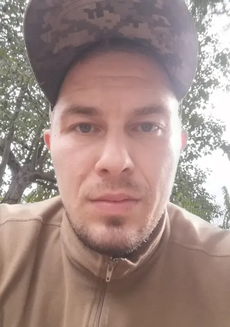 Андрій из Борова, мне 35, познакомлюсь без обязательств