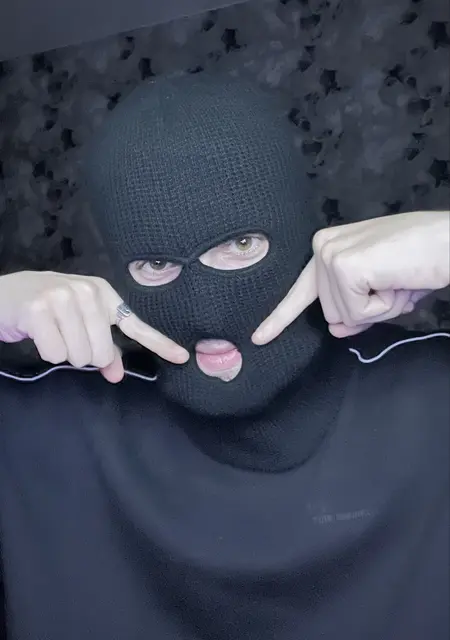 Dmitry из Вены, мне 24, познакомлюсь без обязательств