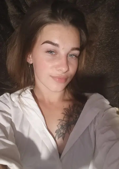 Я София, 21 років з Одеса, шукаю знайомство для вірт