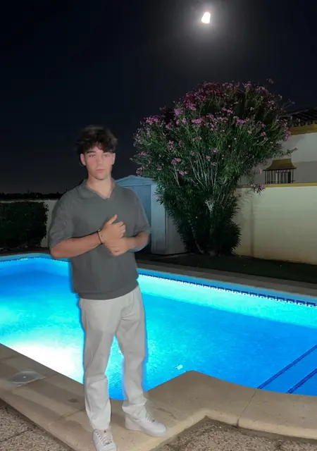 Я Elias, 19, знакомлюсь на одну ночь в Алькала-де-энаресе