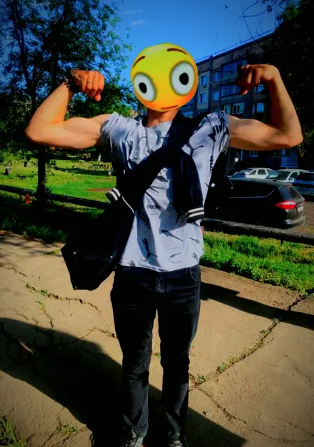 Rotous з Антрацита, мені 19 років, познайомлюсь на одну ніч