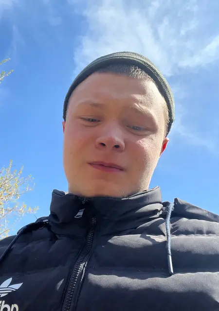 Я Василий, 20 років, знайомлюсь без зобов'язань у Донецьку