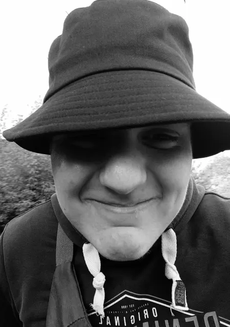 Я Рома, 20 років, знайомлюсь без зобов'язань у Kadiivka