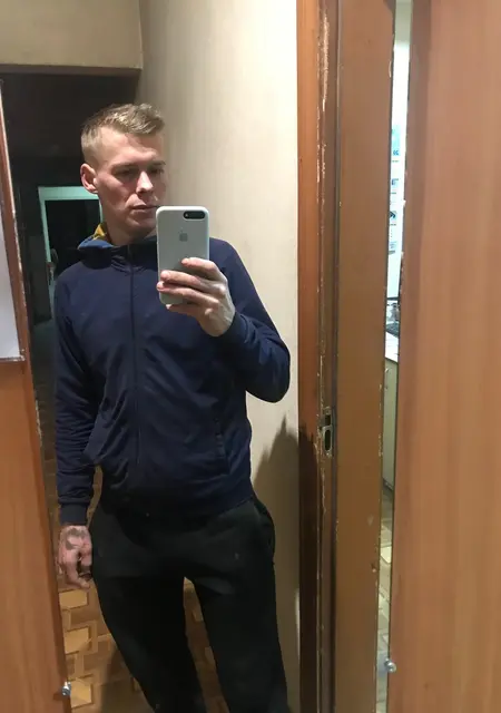 Дима з Чернігова, шукаю на сайті знайомства без зобов'язань