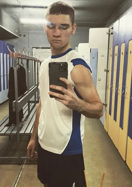 Александр з Києва, шукаю на сайті приємне проведення часу