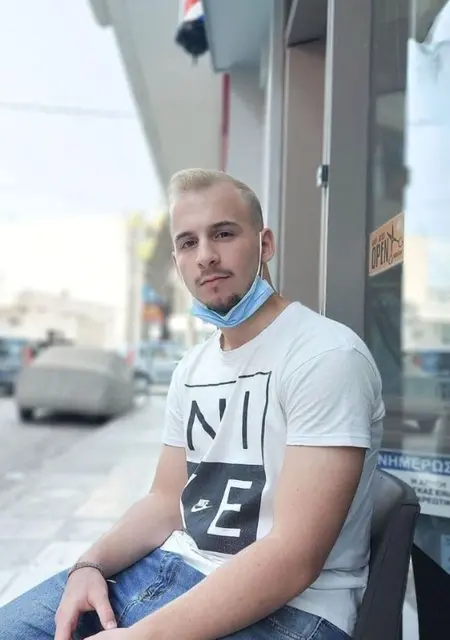 Я Yossef, 20, из Афин, ищу знакомства без обязательств