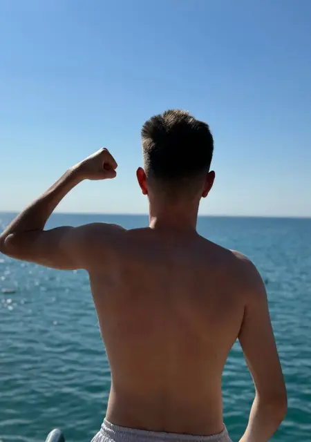 Я Камиль, 20, знакомлюсь для открытые отношения в Берлине