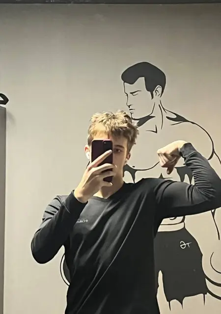 Я Пашв, 18, знакомлюсь без обязательств в Ирпене