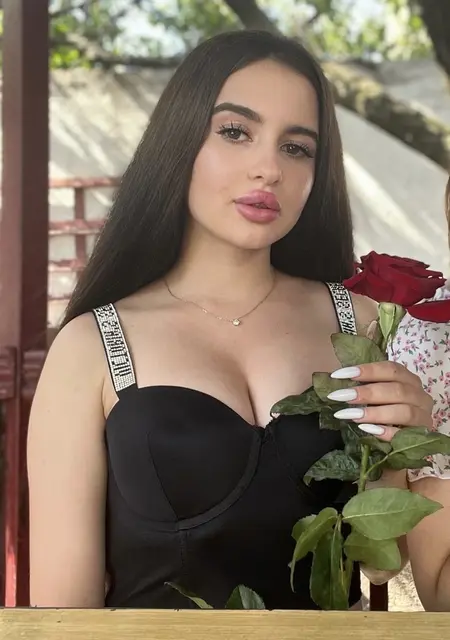 Лера из Киева, мне 24, познакомлюсь на одну ночь