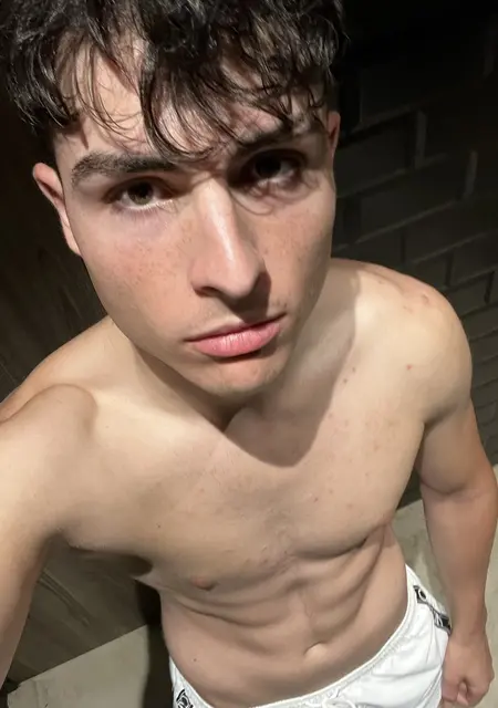 Soy Vctor, 23 años, conociéndome para pasatiempo agradable en Valencia