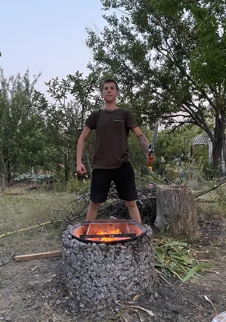 Я Артем, 20, из Киева, ищу знакомство для постоянных отношений