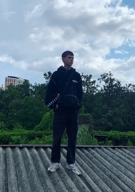 Максим з Мелітополя, мені 20 років, познайомлюсь для приємного проведення часу