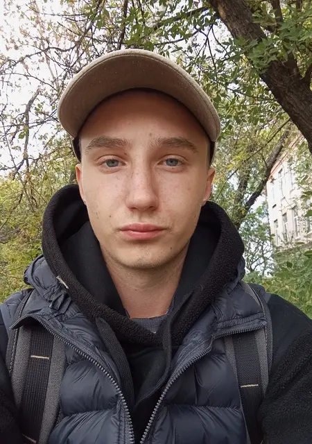 Владислав из Донецка, ищу на сайте постоянные отношения