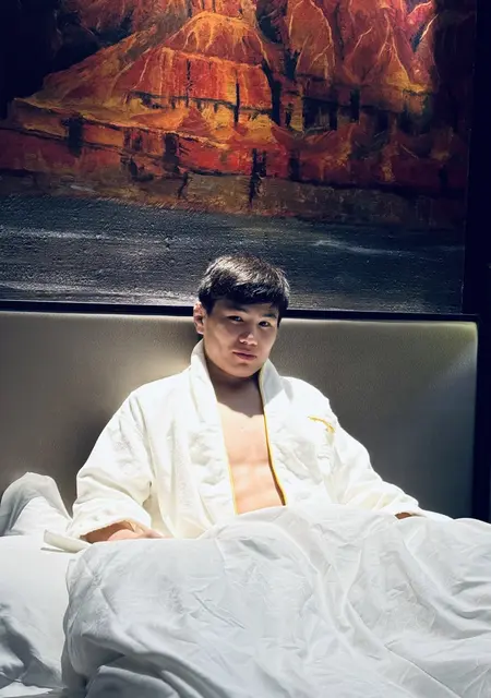 Алмас из Алматы, мне 21, познакомлюсь на одну ночь