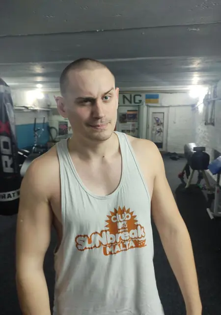 Я Максим, 27 років з Білої Церкви, шукаю знайомства без зобов'язань