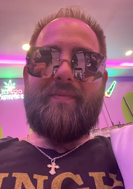 Zhurba из Пхукета, мне 36, познакомлюсь для приятного времяпровождения