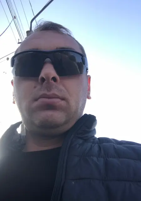 Я Andrey, 34, знакомлюсь для приятного времяпровождения в Кривом Озере