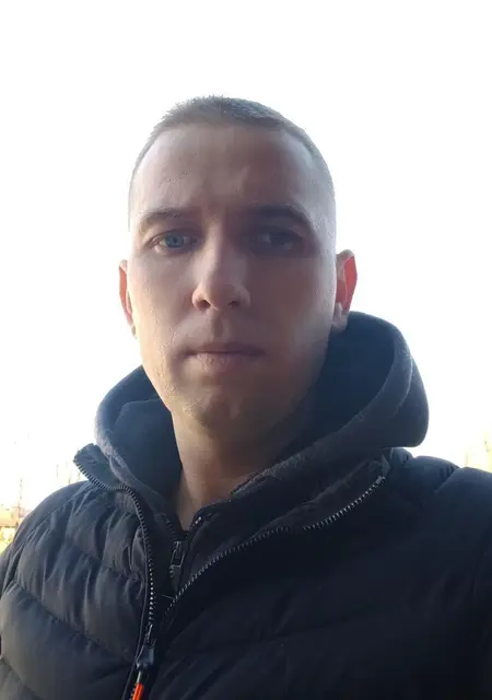 Влад из Раздельной, ищу на сайте знакомства на одну ночь