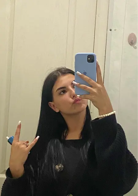 Я Карина, 20, знакомлюсь для приятного времяпровождения в Киеве