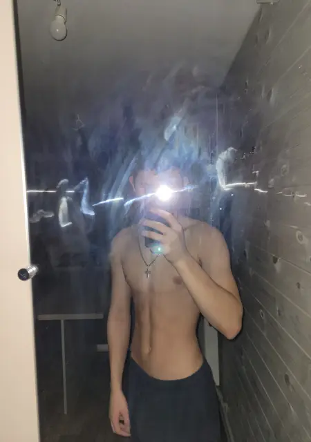 Андрей з Чернігова, мені 21 років, познайомлюсь на одну ніч