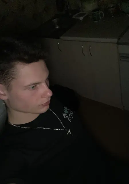 Дима з Чернігова, шукаю на сайті знайомства на одну ніч