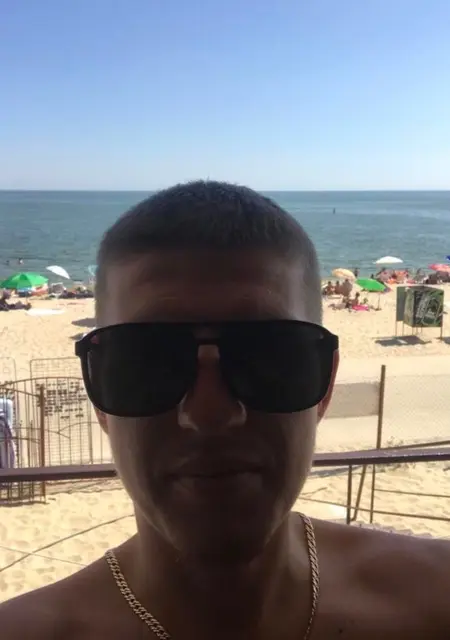 Володимир з Калуша, мені 29 років, познайомлюсь для постійних стосунків