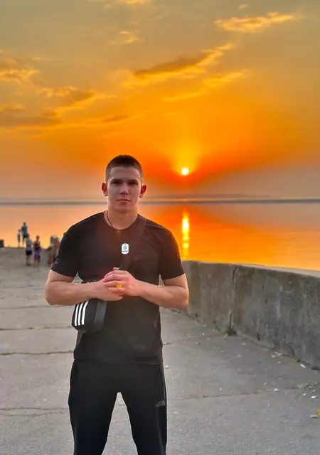 Я Максим, 20, из Светловодска, ищу знакомство для открытые отношения