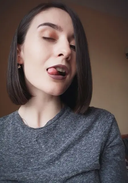 Я Lenochka, 27 років з Києва, шукаю знайомства на одну ніч