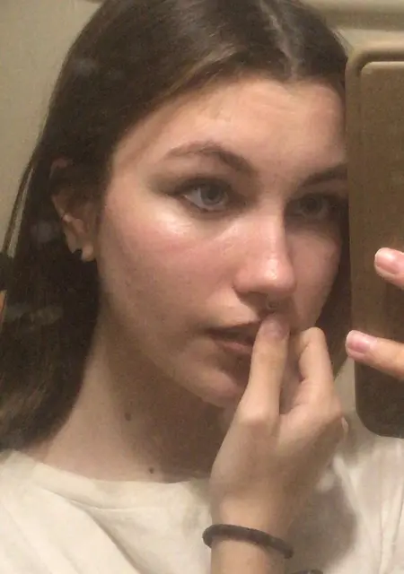 Я Аня, 19 років, знайомлюсь для вірт у Одеса