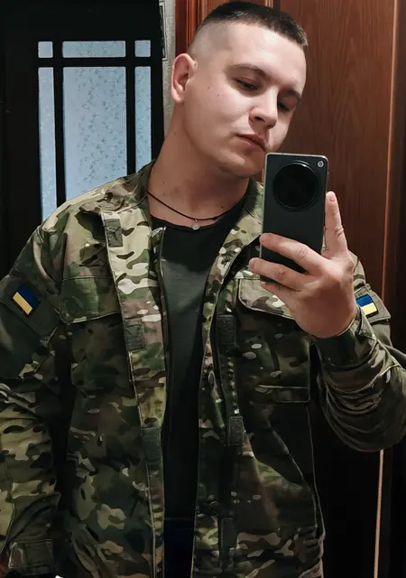 Sergey из Киева, мне 26, познакомлюсь на одну ночь