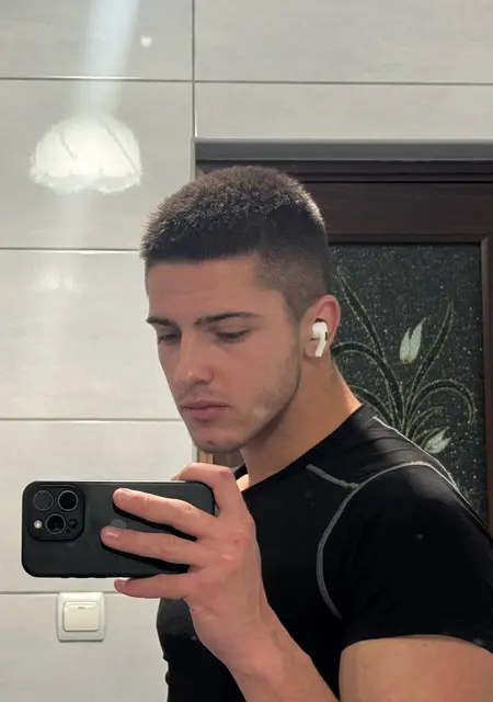 Віктор з Ужгорода, шукаю на сайті знайомства на одну ніч