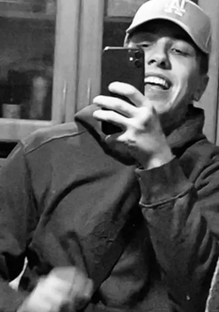 Я Аид, 21 років з Харкова, шукаю знайомство для дружби