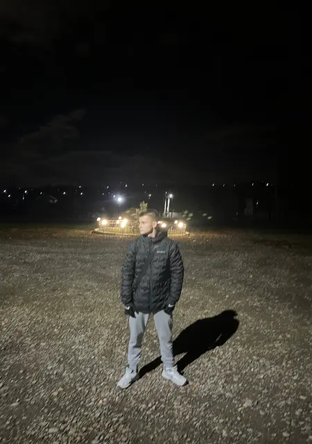 Паша из Черновцов, ищу на сайте знакомства на одну ночь