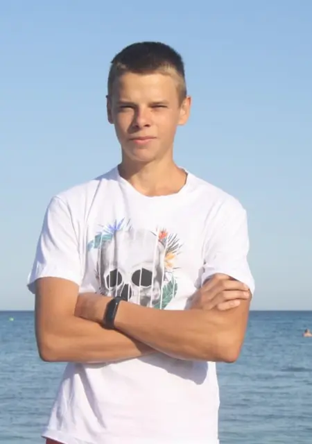 Максим з Макіївки, шукаю на сайті знайомства на одну ніч