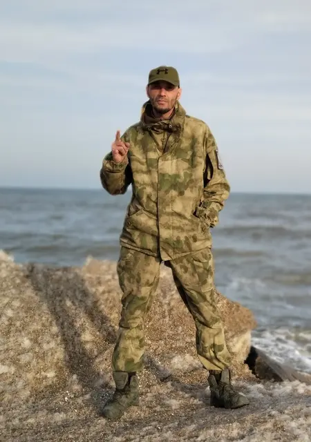 Псих из Приазовского, мне 39, познакомлюсь без обязательств