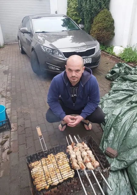 Я Игорь, 33, знакомлюсь для вирта в Первомайске