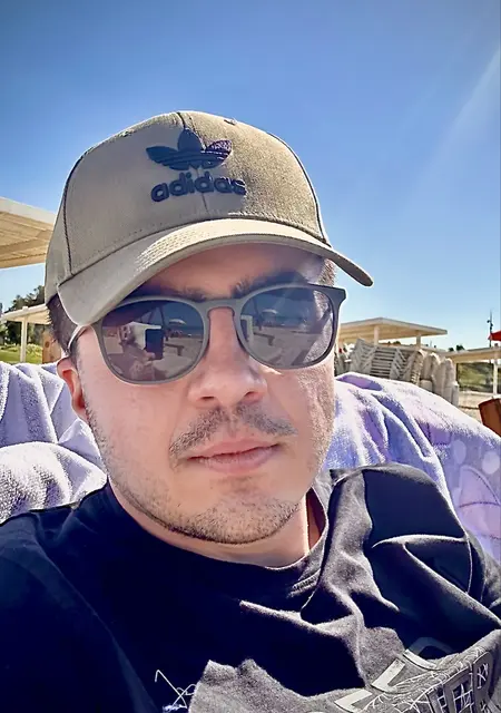 Igor из Тель-авива, ищу на сайте знакомства на одну ночь