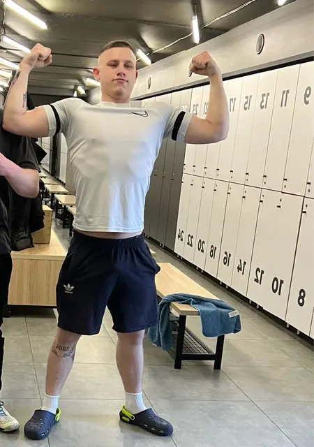 Максим з Рівного, мені 21 років, познайомлюсь для відкриті стосунки