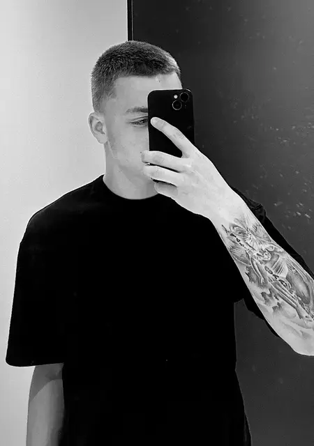 Я Denus, 21, из Афин, ищу знакомство для дружбы