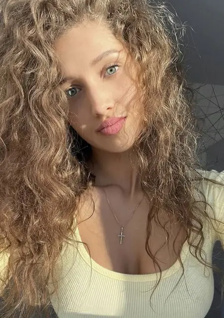 Я Юлия, 30 років, знайомлюсь для відкриті стосунки у Одесі