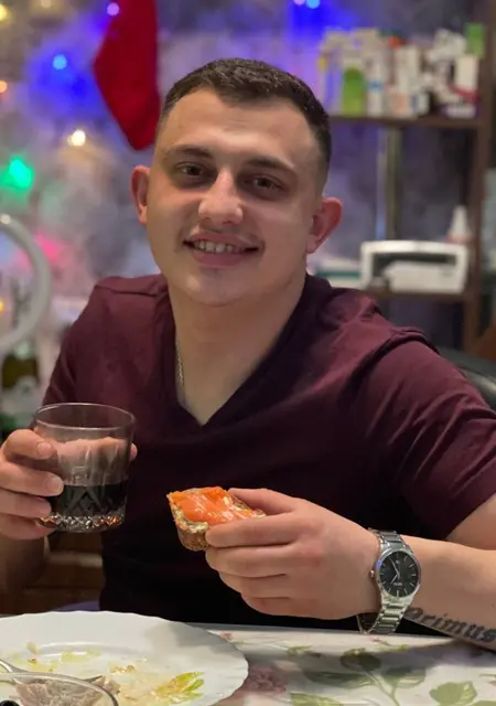 Я Vladislav, 25, знакомлюсь для приятного времяпровождения в Киеве