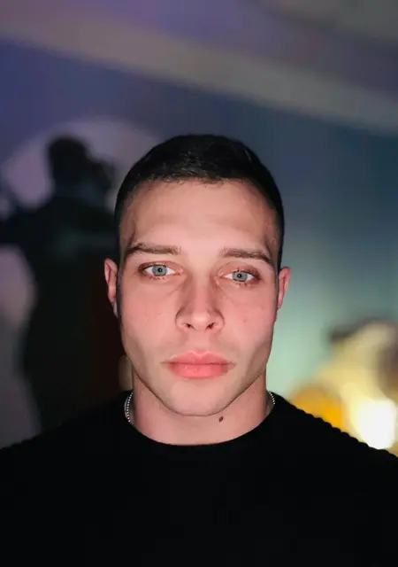 Sasha из Изюма, ищу на сайте знакомства без обязательств