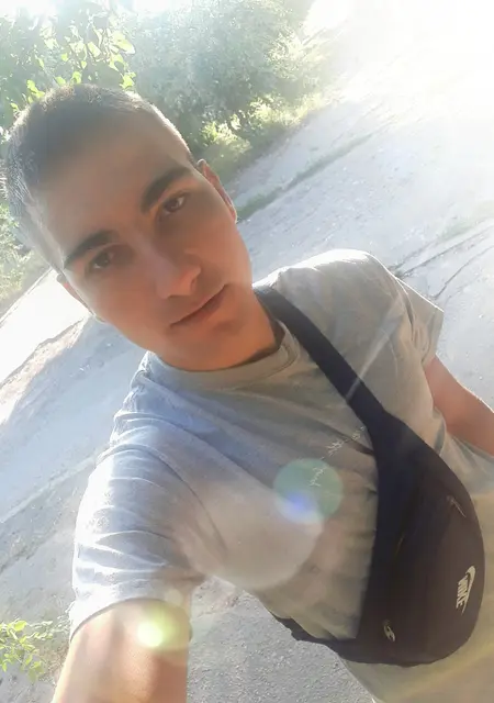 Я Алексей, 28, из Херсона, ищу знакомства на одну ночь