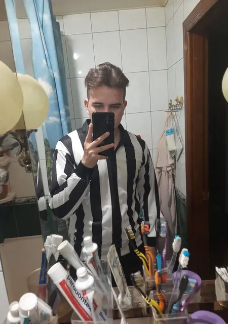 Я Виталий, 21 років з Кременчука, шукаю знайомства на одну ніч