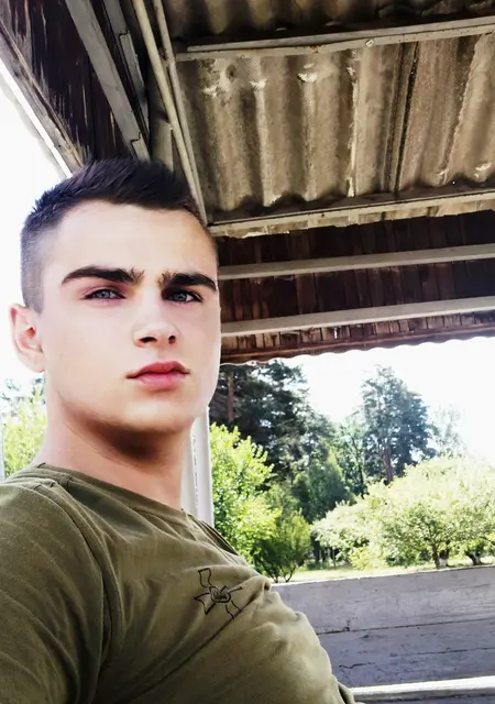 Я Антон, 29, знакомлюсь для приятного времяпровождения в Луцке