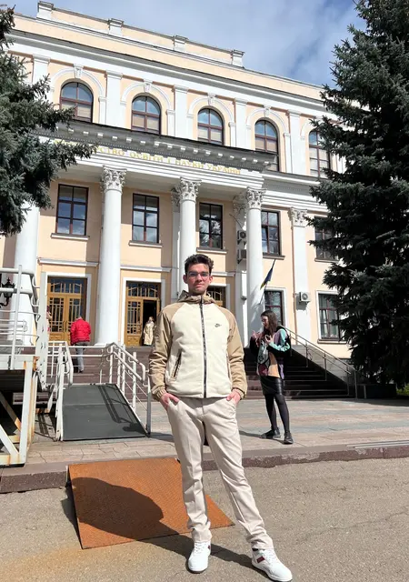 Андрей з Кропивницького, мені 21 років, познайомлюсь на одну ніч