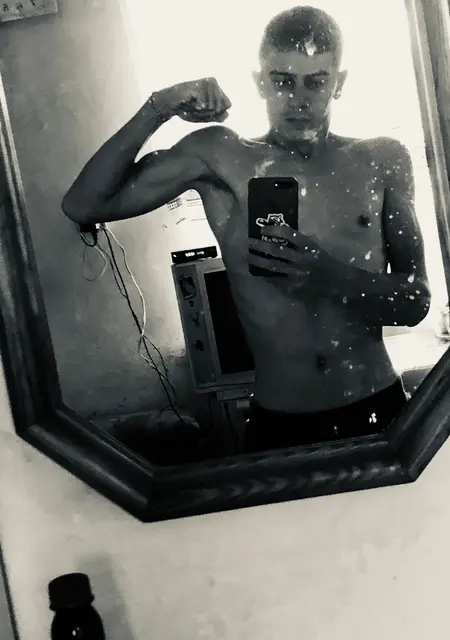 Ігор з Ужгорода, мені 20 років, познайомлюсь на одну ніч