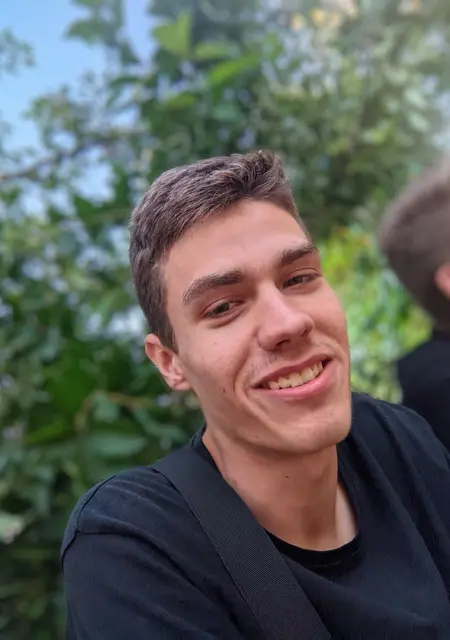 Ваня з Запоріжжя, мені 20 років, познайомлюсь для дружби