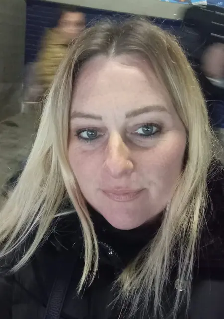 Я Dominique, 37, знакомлюсь для общения в Франкфурте-на-майне