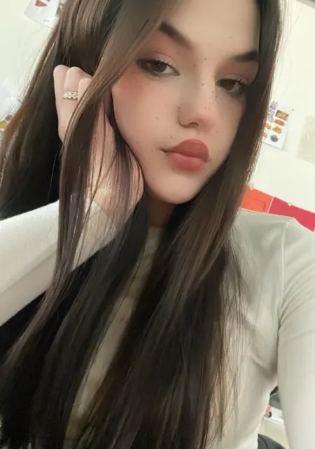 Я Polina, 20, из Нёрдлинген, ищу знакомство для общения